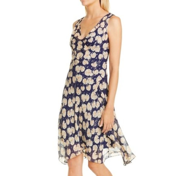 Diane Von Furstenberg Dresses & Skirts - Diane von Furstenberg DVF Dita Silk Dress
